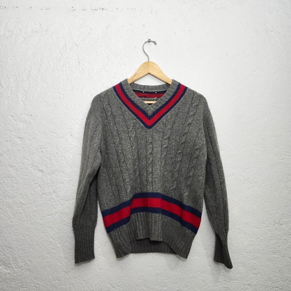 Gray preppy sporty v neck cable knit sweater